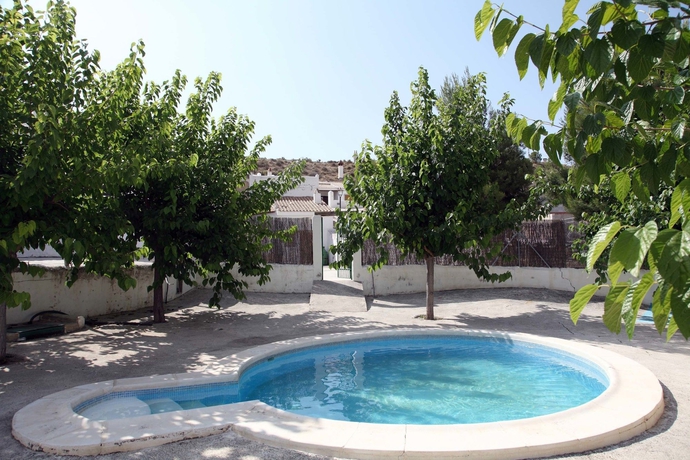 Imagen de la piscina del Hotel Rural Cuevas La Atalaya. Foto 16
