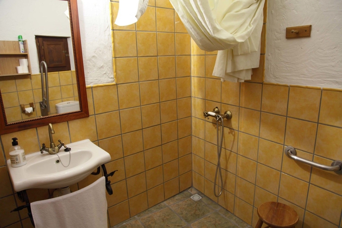 Imagen de la habitación del Hotel Rural Cuevas La Atalaya. Foto 4
