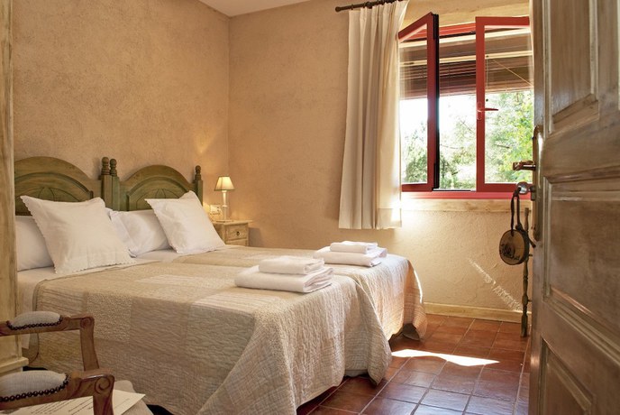 Imagen de la habitación del Hotel Rural El Bosque De La Herrezuela. Foto 3