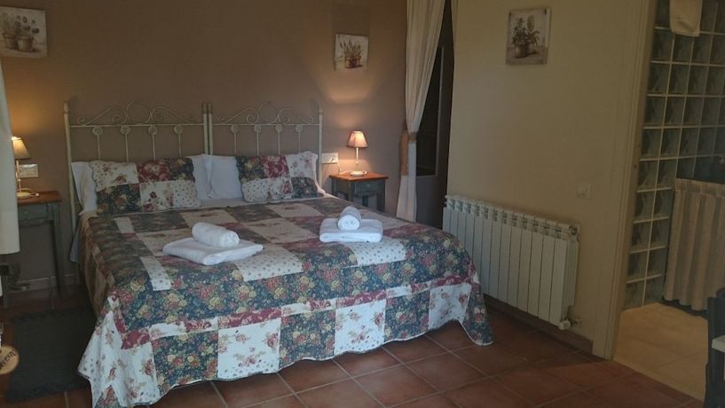 Imagen de la habitación del Hotel Rural El Bosque De La Herrezuela. Foto 4