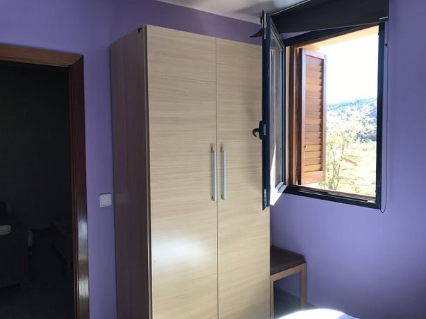 Imagen de la habitación del Hotel Rural El Castellet. Foto 14