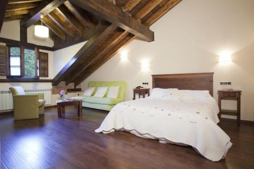 Imagen de la habitación del Hotel Rural El Fundil. Foto 8