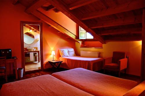 Imagen de la habitación del Hotel Rural El Rexacu. Foto 4