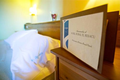 Imagen de la habitación del Hotel Rural El Rexacu. Foto 12