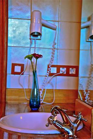 Imagen de la habitación del Hotel Rural El Rexacu. Foto 13