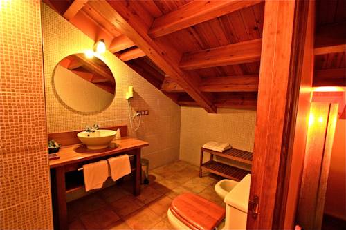 Imagen de la habitación del Hotel Rural El Rexacu. Foto 14