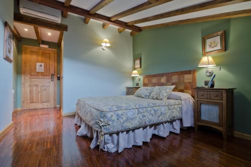 Imagen de la habitación del Hotel Rural El Rinconcito de Gredos. Foto 6