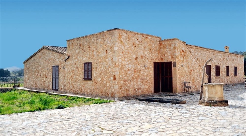 Imagen de los exteriores del Hotel Rural Es Riquers. Foto 5