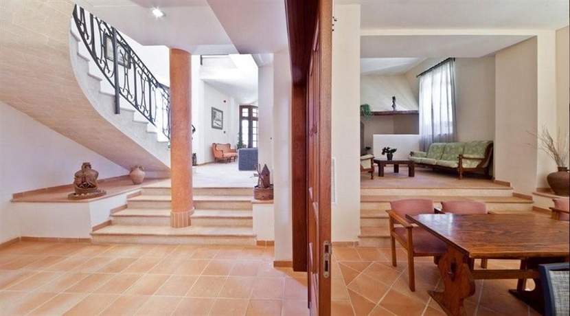 Imagen de los interiores del Hotel Rural Es Riquers. Foto 8
