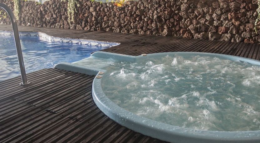 Imagen de la piscina del Hotel Rural Finca Vista Bonita. Foto 15