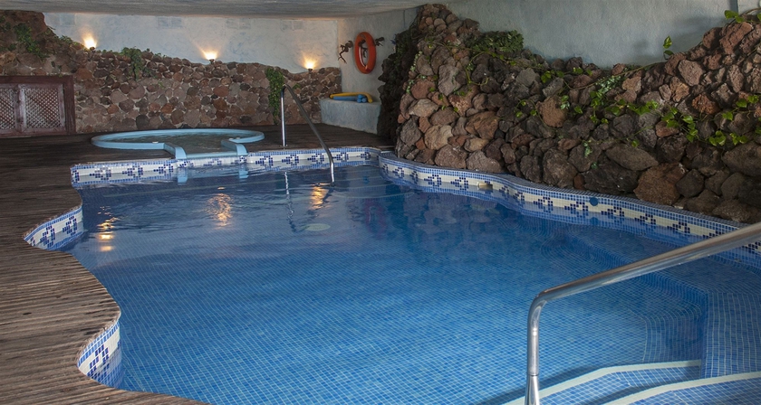 Imagen de la piscina del Hotel Rural Finca Vista Bonita. Foto 16