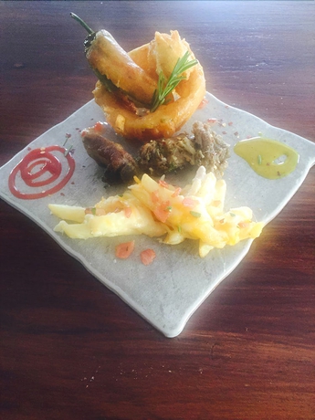 Imagen del bar/restaurante del Hotel Rural Galera, Galera. Foto 9