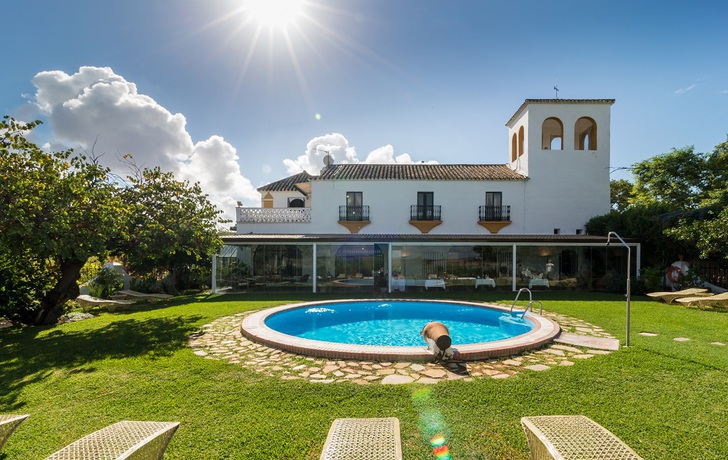 Imagen de la piscina del Hotel Rural Hacienda El Santiscal. Foto 16