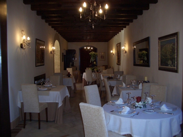 Imagen del bar/restaurante del Hotel Rural Hacienda Los Jinetes. Foto 4