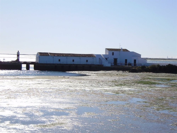 Imagen de los exteriores del Hotel Rural Herdade Da Corte. Foto 11