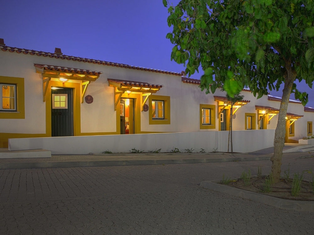 Imagen de los exteriores del Hotel Rural Herdade Da Urgueira. Foto 14