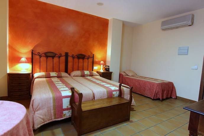 Imagen de la habitación del Hotel Rural Hojaranzos. Foto 10