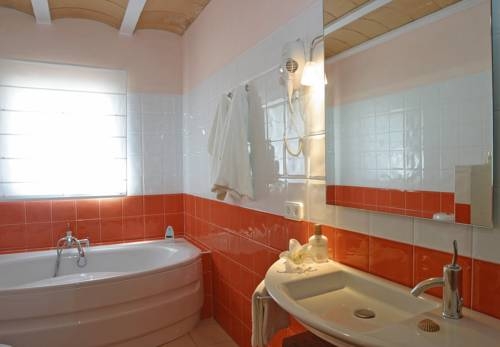 Imagen de los exteriores del Hotel Rural Hotel Rural Can Maries. Foto 9