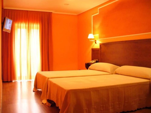 Imagen de la habitación del Hotel Rural Huelde. Foto 6