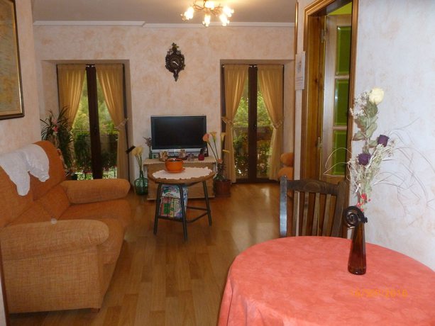 Imagen de la habitación del Hotel Rural Huelde. Foto 7