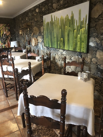 Imagen del bar/restaurante del Hotel Rural Ibo Alfaro. Foto 3