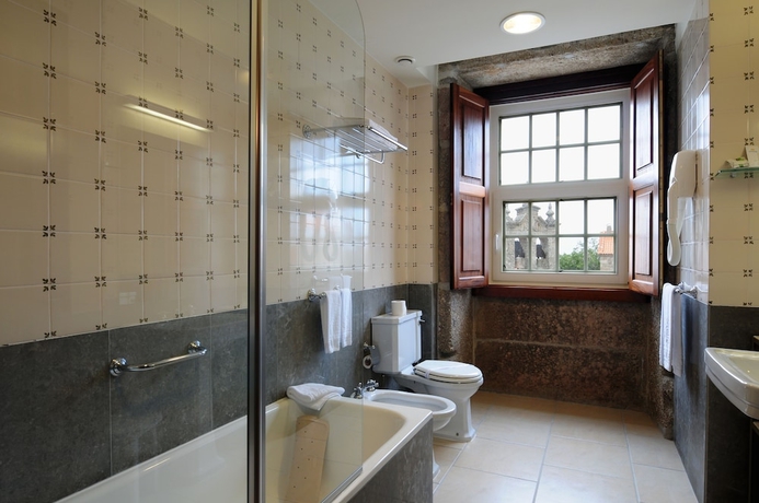 Imagen de la habitación del Hotel Rural Inatel Linhares Da Beira. Foto 12