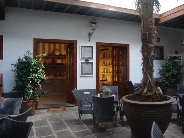 Imagen de los exteriores del Hotel Rural Isla Baja Suites. Foto 5