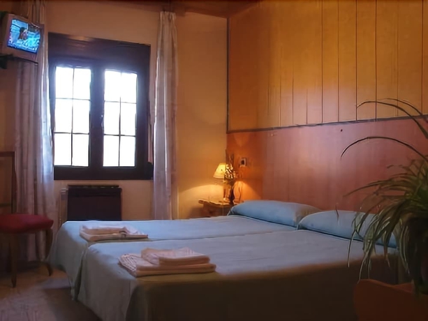 Imagen de la habitación del Hotel Rural Jucar, Tragacete. Foto 7