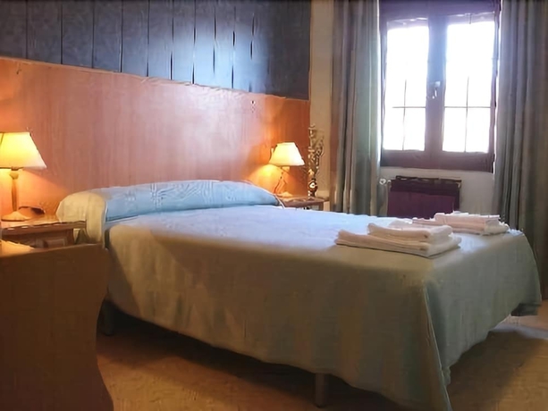 Imagen de la habitación del Hotel Rural Jucar, Tragacete. Foto 9