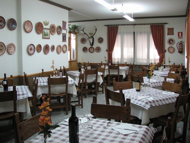 Imagen del bar/restaurante del Hotel Rural Jucar, Tragacete. Foto 5