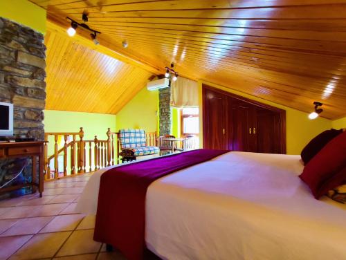 Imagen de la habitación del Hotel Rural LAbadia de Sieste. Foto 16