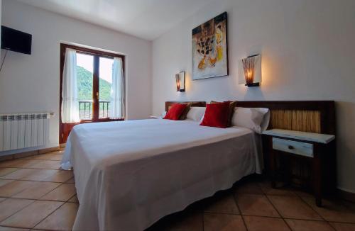 Imagen de la habitación del Hotel Rural LAbadia de Sieste. Foto 17
