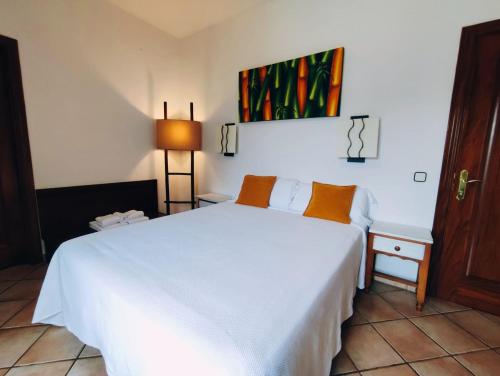 Imagen de la habitación del Hotel Rural LAbadia de Sieste. Foto 18