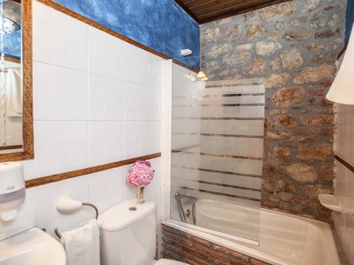 Imagen de la habitación del Hotel Rural La Casona De Sobrepiedra. Foto 15