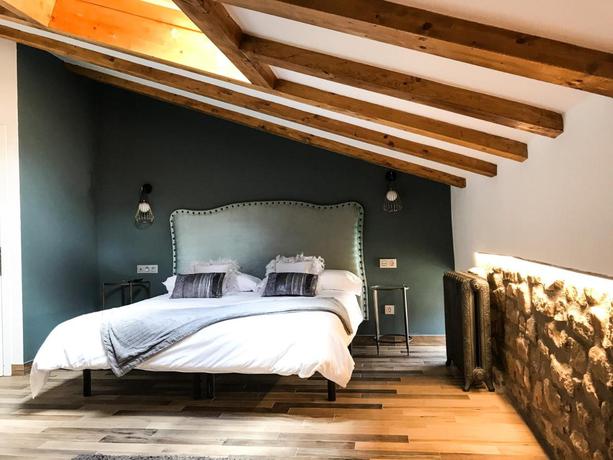 Imagen de la habitación del Hotel Rural La Casona de Al&uacute;tiz and Bodega. Foto 6