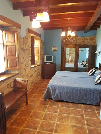 Imagen de la habitación del Hotel Rural La Casona de Tresali. Foto 3