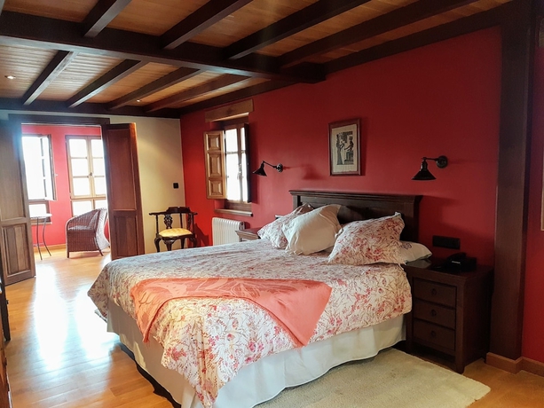 Imagen de la habitación del Hotel Rural La Casona de Tresali. Foto 4