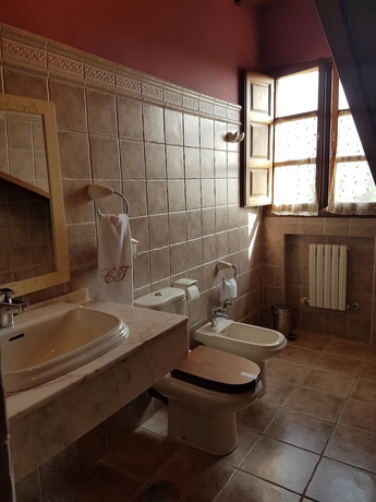 Imagen de la habitación del Hotel Rural La Casona de Tresali. Foto 16