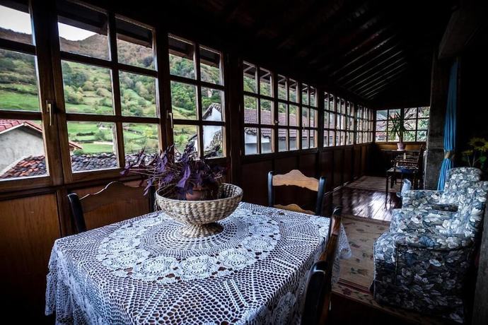 Imagen del bar/restaurante del Hotel Rural La Corte de Somiedo. Foto 2