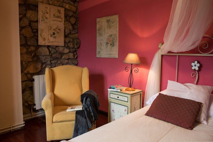 Imagen de la habitación del Hotel Rural La Joyuca del Pas. Foto 11