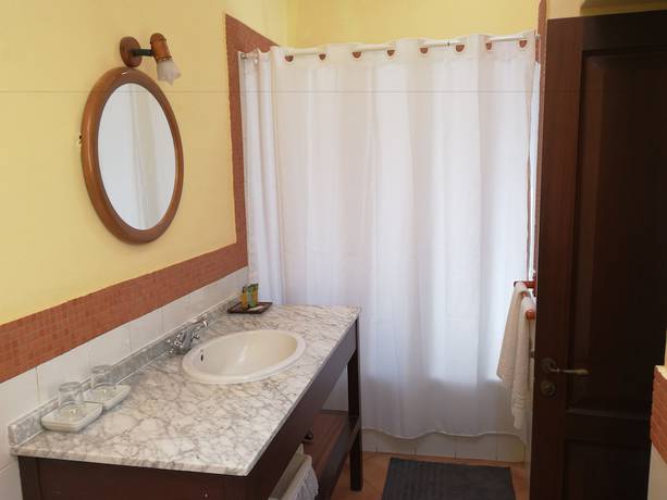 Imagen de la habitación del Hotel Rural La Raya 1866. Foto 3