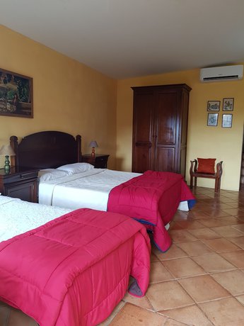 Imagen de la habitación del Hotel Rural La Raya 1866. Foto 16