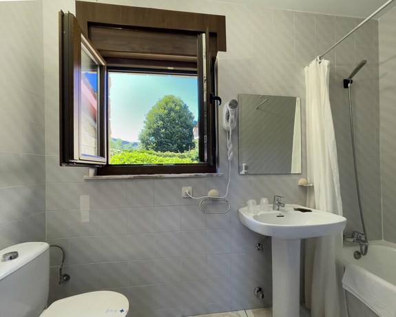 Imagen de la habitación del Hotel Rural La Ruta de Cabrales. Foto 10