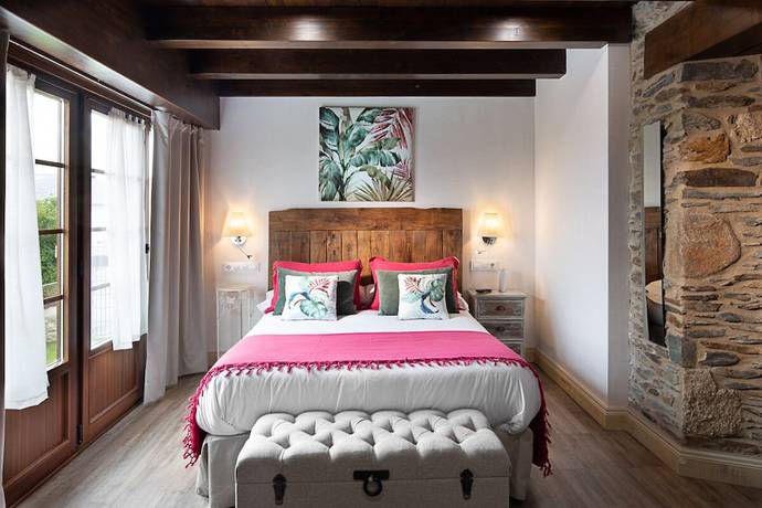 Imagen de la habitación del Hotel Rural La Sobreisla. Foto 3