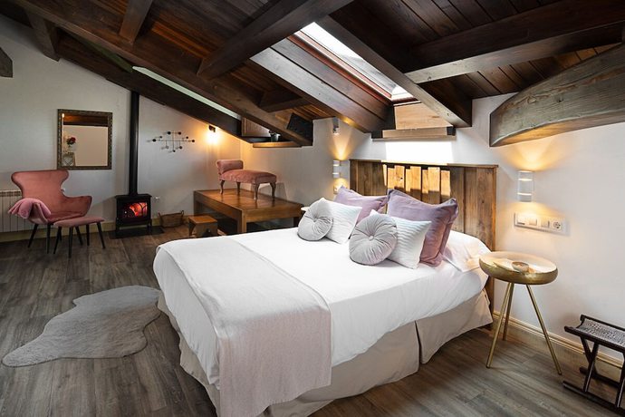 Imagen de la habitación del Hotel Rural La Sobreisla. Foto 8