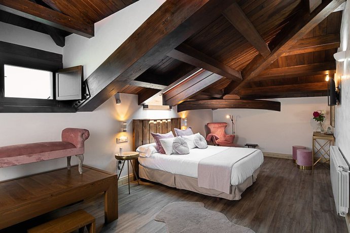 Imagen de la habitación del Hotel Rural La Sobreisla. Foto 12