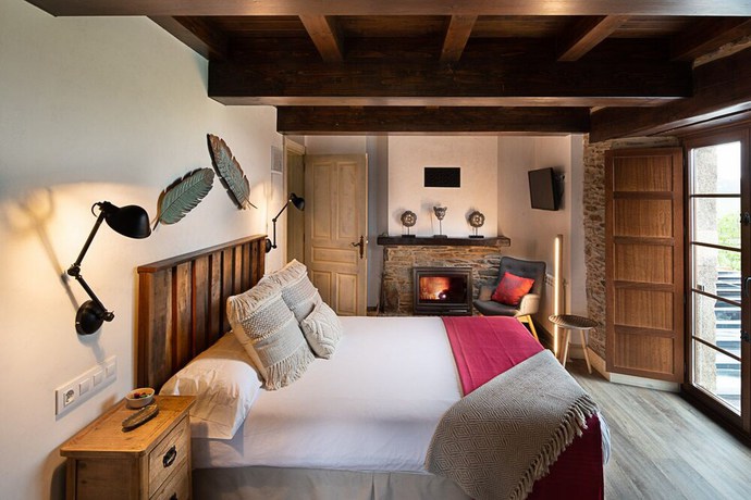 Imagen de la habitación del Hotel Rural La Sobreisla. Foto 14