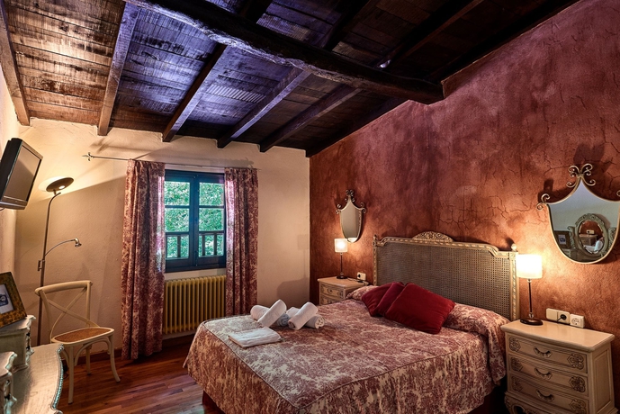 Imagen de la habitación del Hotel Rural La Tahona De Besnes. Foto 2