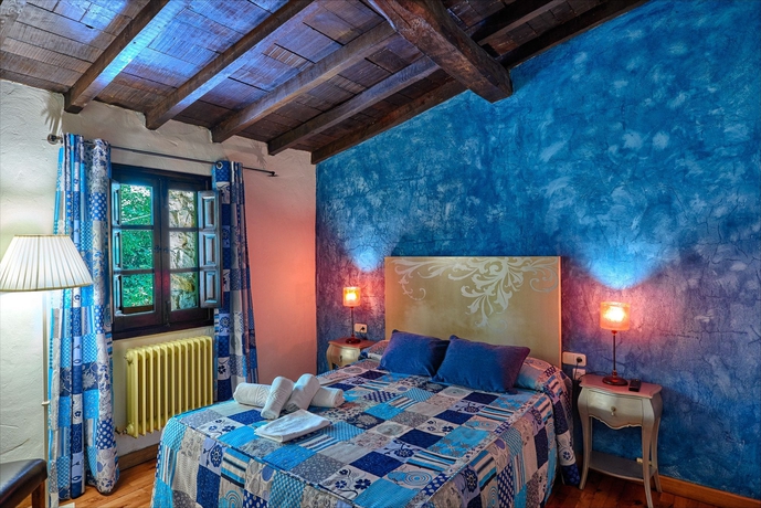 Imagen de la habitación del Hotel Rural La Tahona De Besnes. Foto 3