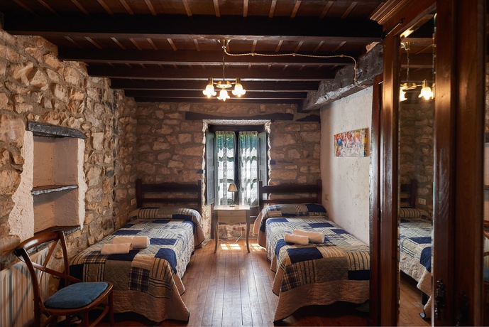 Imagen de la habitación del Hotel Rural La Tahona De Besnes. Foto 12